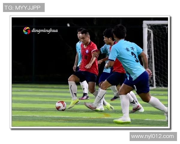 中国足球女球星风采壁纸展示展现巾帼英雄英姿与竞技魅力 中国足球女球星风采壁纸展示展现巾帼英雄英姿与竞技魅力