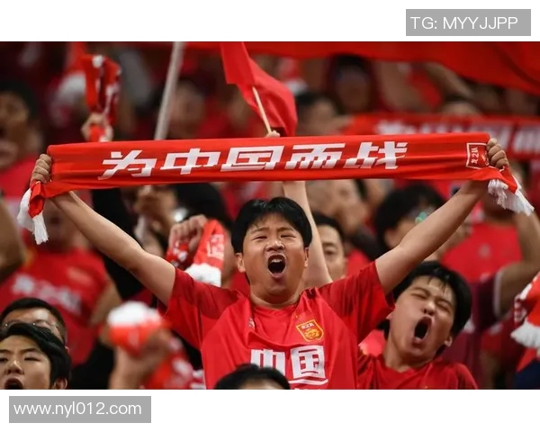 激情四溢的球迷助威足球场球星为荣耀而战全场沸腾的热血时刻 激情四溢的球迷助威足球场球星为荣耀而战全场沸腾的热血时刻